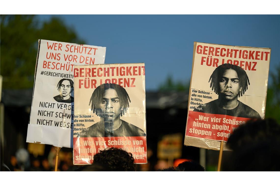 Anklage nach tödlichen Polizeischüssen wühlt auf