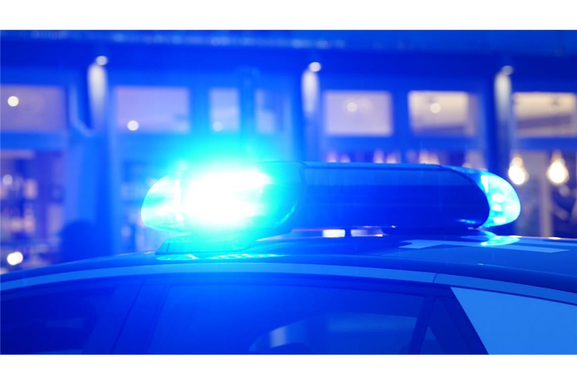 Nach dem Jugendlichen wird fieberhaft gesucht (Symbolbild).