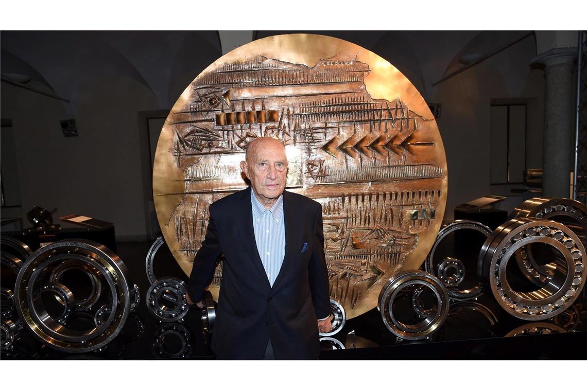 Italiens Bildhauer Arnaldo Pomodoro ist gestorben Nach dem Kunststudium zog Pomodoro mit seinem Bruder Giò nach Mailand - er fand schnell internationale Anerkennung. (Archivbild)