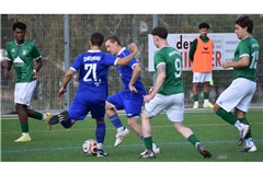 Nach dem Sieg gegen die SpVgg Holzgerlingen (in Grün) mischt der SV Rohrau weiter in der Bezirksliga-Spitze mit.