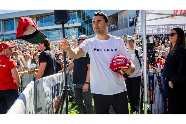 Nach dem Tod des rechten US-Aktivisten Charlie Kirk wurde der Tatverdächtige wegen Mordes angeklagt. (Archivbild)