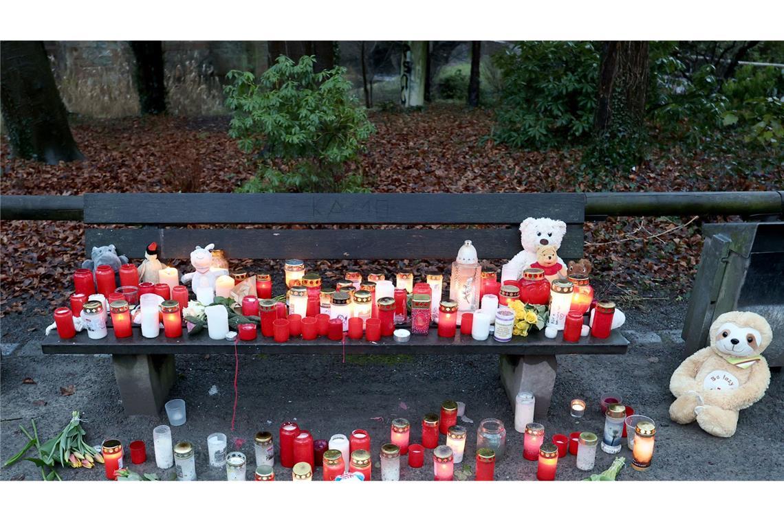 Was über die Tat von Aschaffenburg bekannt ist Nach dem tödlichen Angriff herrscht Trauer in Aschaffenburg.