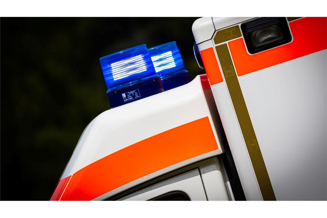 Nach dem Vorfall in einem Kasseler Schnellrestaurant laufen die Ermittlungen weiter. Ein Kleinkind soll dort einen Schluck aus einer vermeintlichen Wasserflasche genommen haben und war anschließend medizinisch behandelt worden. (Symbolfoto)