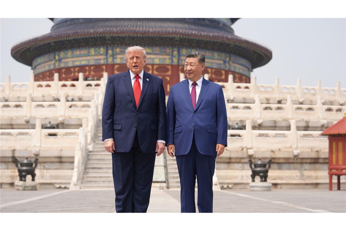Nach den ersten Gesprächen zeigte Xi Trump den Himmelstempel in Peking.