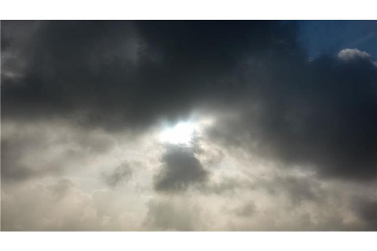 Nach den frühlingshaften Tagen steht im Südwesten nun ein deutlicher Temperatursturz an. (Symbolbild)