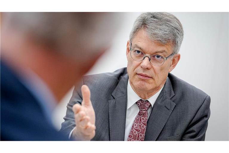 Nach den Worten von Verkehrsminister Patrick Schnieder ist der Führerschein "sehr, sehr teuer geworden".