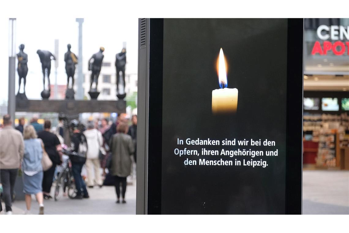 Nach der Amokfahrt in der Fußgängerzone herrschen in Leipzig Trauer und Fassungslosigkeit.