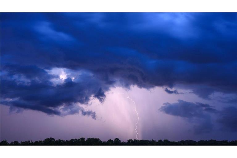 Nach der Hitze folgen Unwetter im Südwesten. Der Deutsche Wetterdienst gibt einen Ausblick.