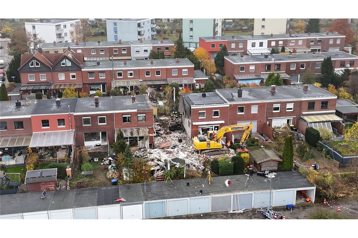 Ein Vermisster und Verletzte nach Detonation in Reihenhaus