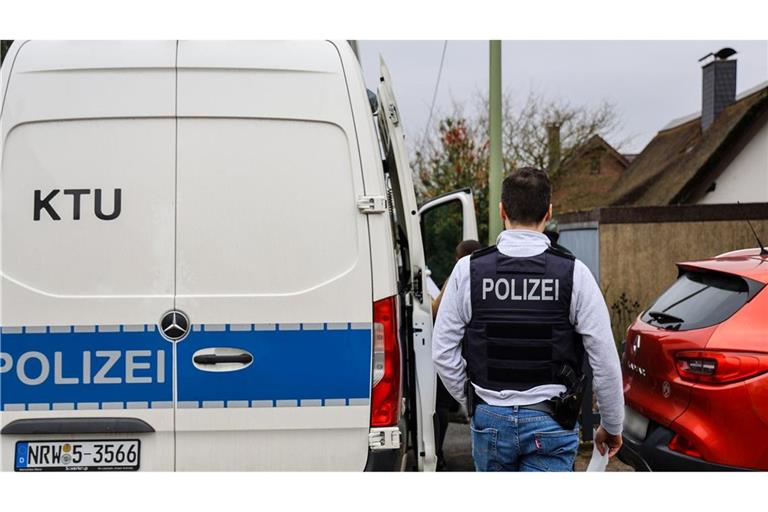 Nach der Tat sicherten Einsatzkräfte Spuren.