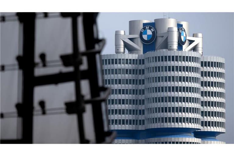 Nach drei Jahren mit außergewöhnlich hohen Gewinnen hat BMW 2024 deutlich weniger verdient. (Archivbild)