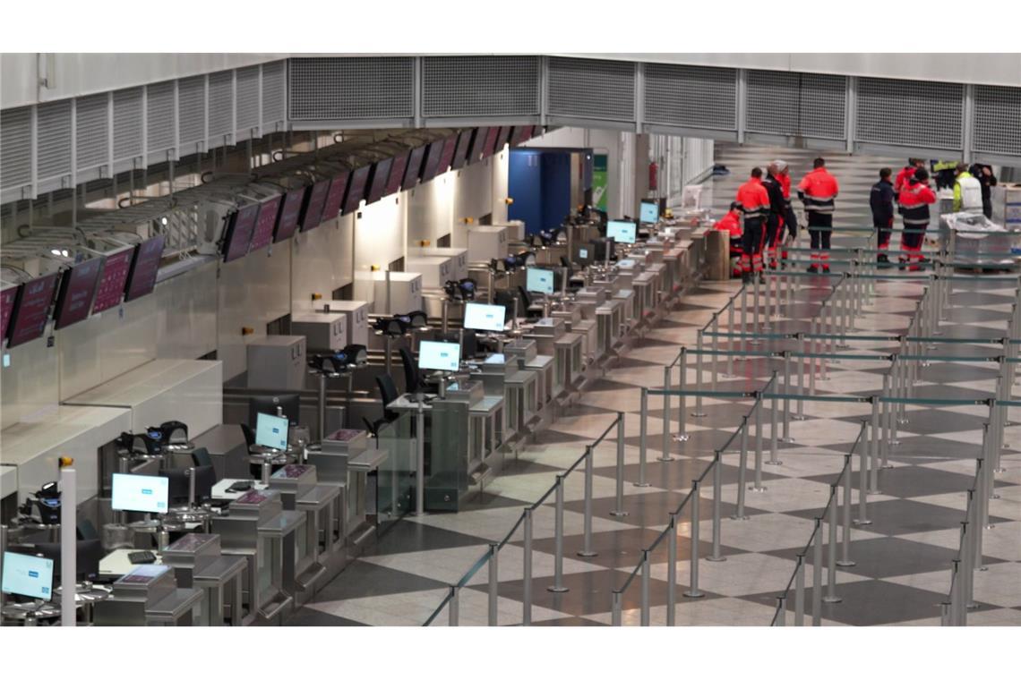 Nach Drohnensichtungen hat der Münchener Flughafen erneut den Betrieb eingestellt.