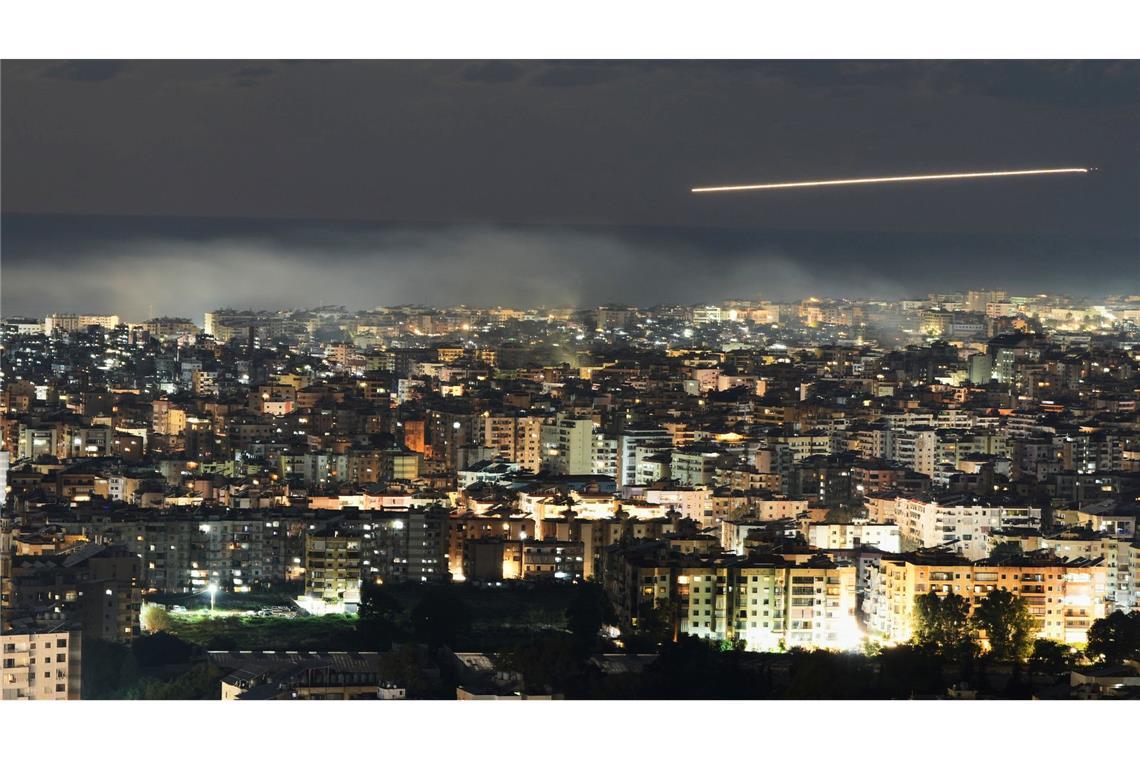 Iran-Krieg weitet sich aus - Hisbollah greift Israel an