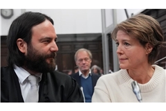 Nach einer dramatischen Szene im Gerichtssaal wurde der Prozess kurz unterbrochen.