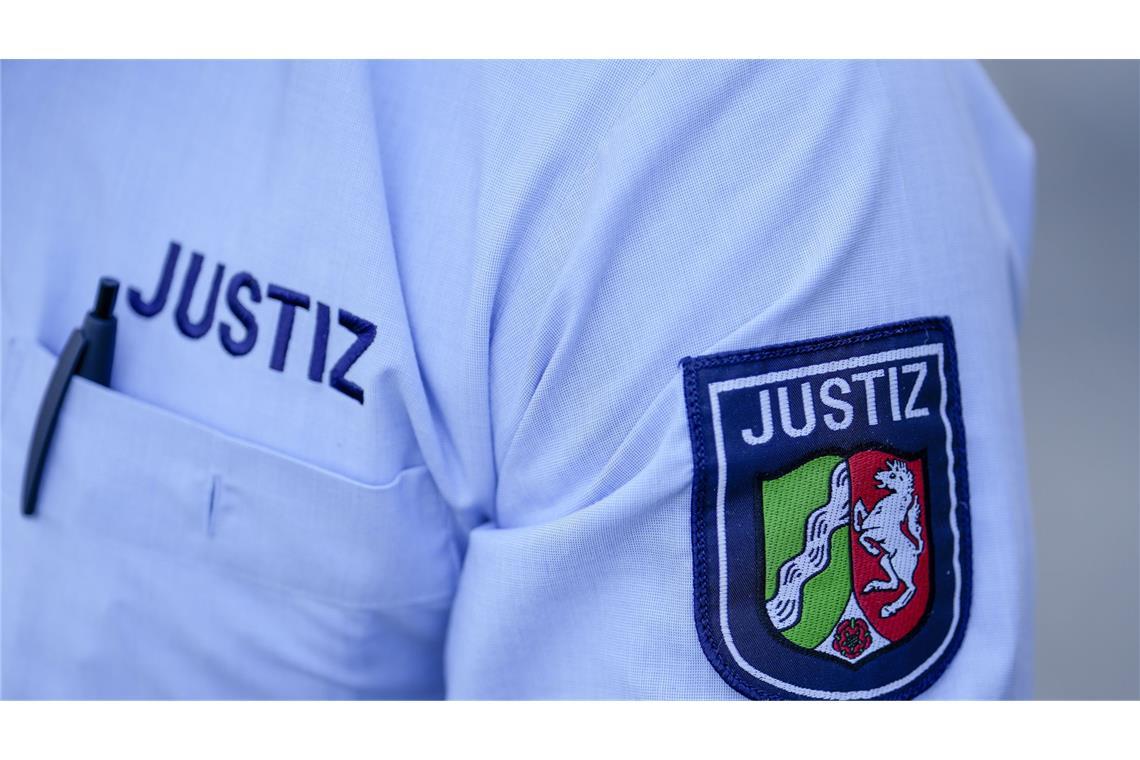 Nach einer Messerattacke auf einen Vollzugsbeamten wird einem Häftling des Gefängnisses in Waldshut-Tiengen versuchter Mord vorgeworfen. (Symbolbild)