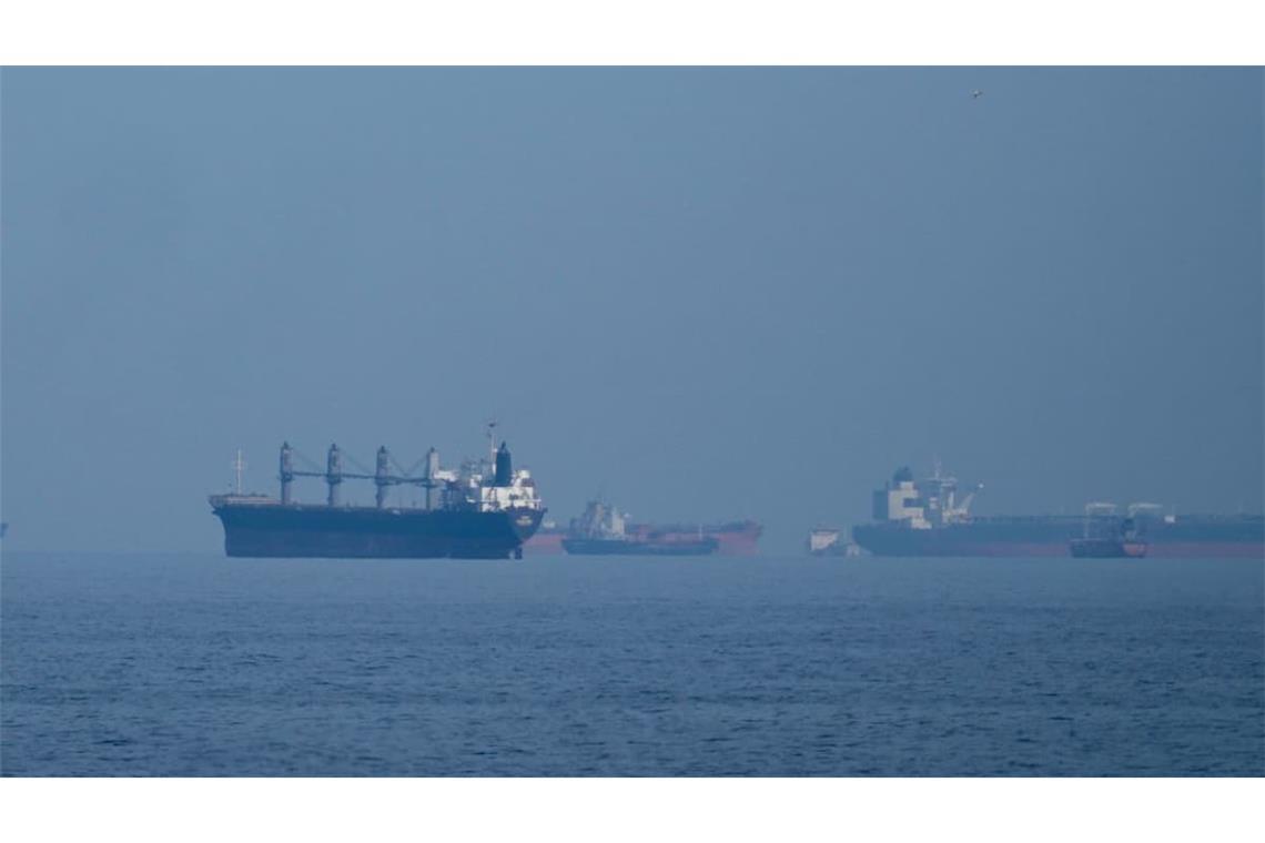 Nach einer Reihe von Angriffen auf Schiffe in der Straße von Hormus ist nach iranischen und britischen Angaben ein Containerschiff gesunken (Archivfoto).