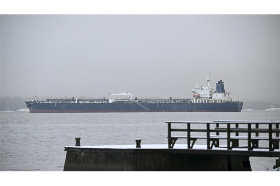 Finnland: Nato schickt Schiffe zur Patrouille in die Ostsee Nach Einschätzung der EU gehört die „Eagle S“ zur russischen Schattenflotte.