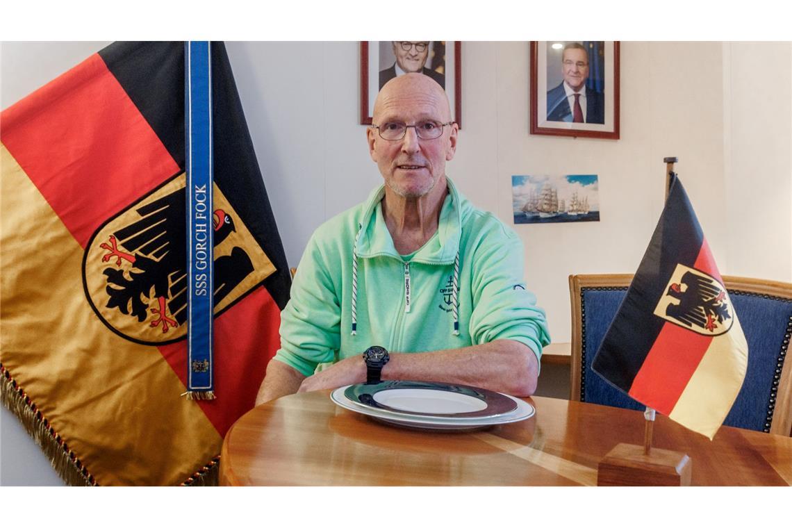 Nach knapp 39 Jahren verlässt Chef-Stewart Burkhart Kempcke die "Gorch Fock".