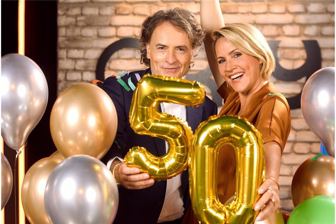3nach9 heute: 50 Jahre Talkshowgeschichte Nach mehr als 600 Sendungen feiert 3nach9 am 15. November 2024 den 50. Geburtstag mit einer Live-Sendung - und natürlich mit seinen Moderatoren Giovanni di Lorenzo und Judith Rakers.