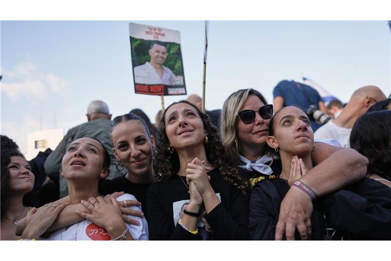 Nach mehr als zwei Jahren Gefangenschaft hat die Freilassung der ersten von der islamistischen Hamas im Gazastreifen festgehaltenen Geiseln begonnen. In Israel bricht Jubel aus. (Archivbild)