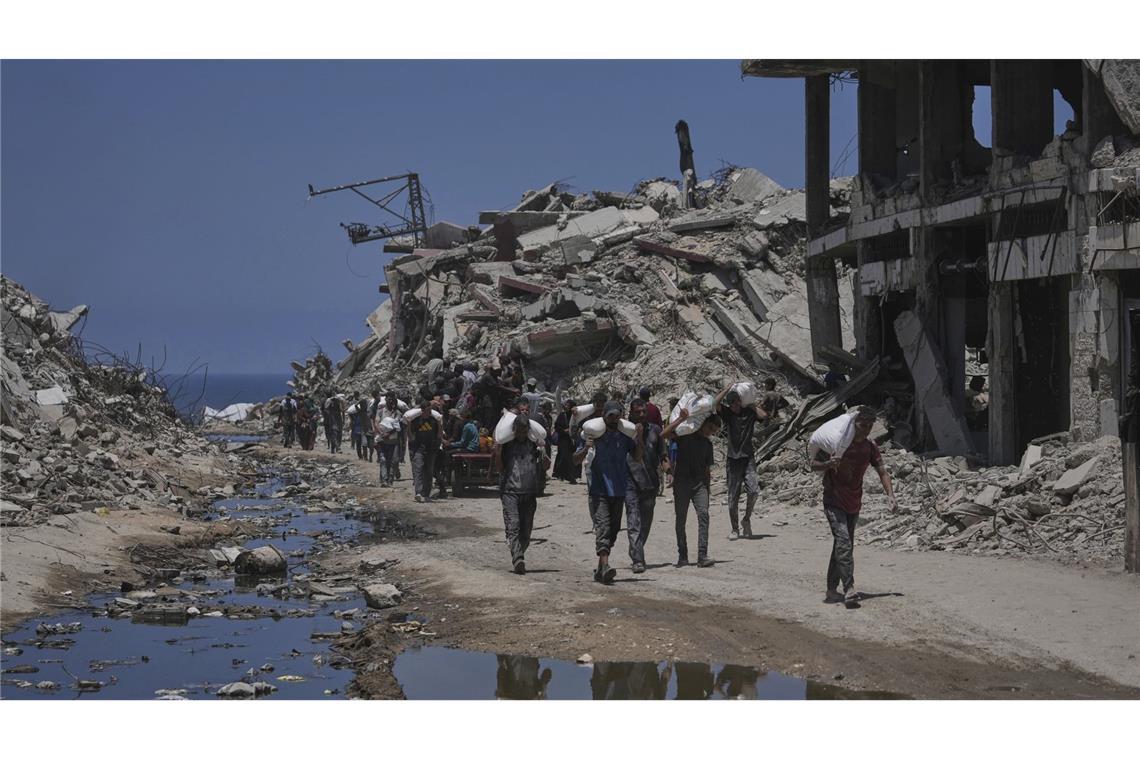 Einwohner von Gaza täglich im Überlebenskampf – „Es gibt keine richtige Wahl“ Nach Schätzungen lebt etwa eine Million Menschen in der Stadt. Viele von ihnen sind Binnenvertriebene.