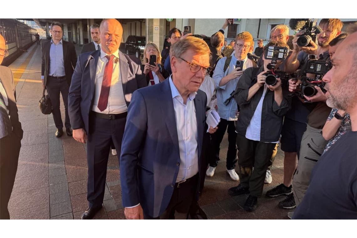 Nach seiner Ankunft in Kiew sendet der Minister erste Botschaften auch an Moskau.