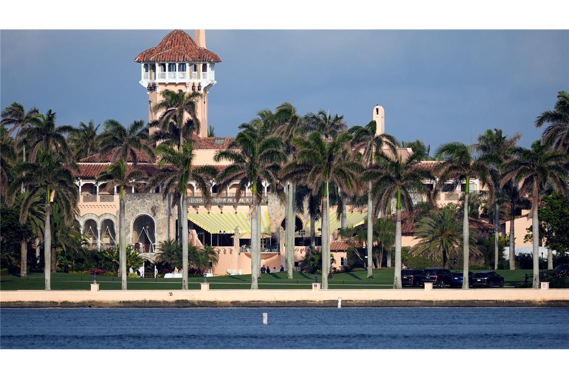 Dinner mit Trump - für eine Million US-Dollar Nach Trumps Wahlsieg im November wurde Mar-a-Lago zum Ziel für milliardenschwere Unterstützer und politische Weggefährten. (Archivbild)