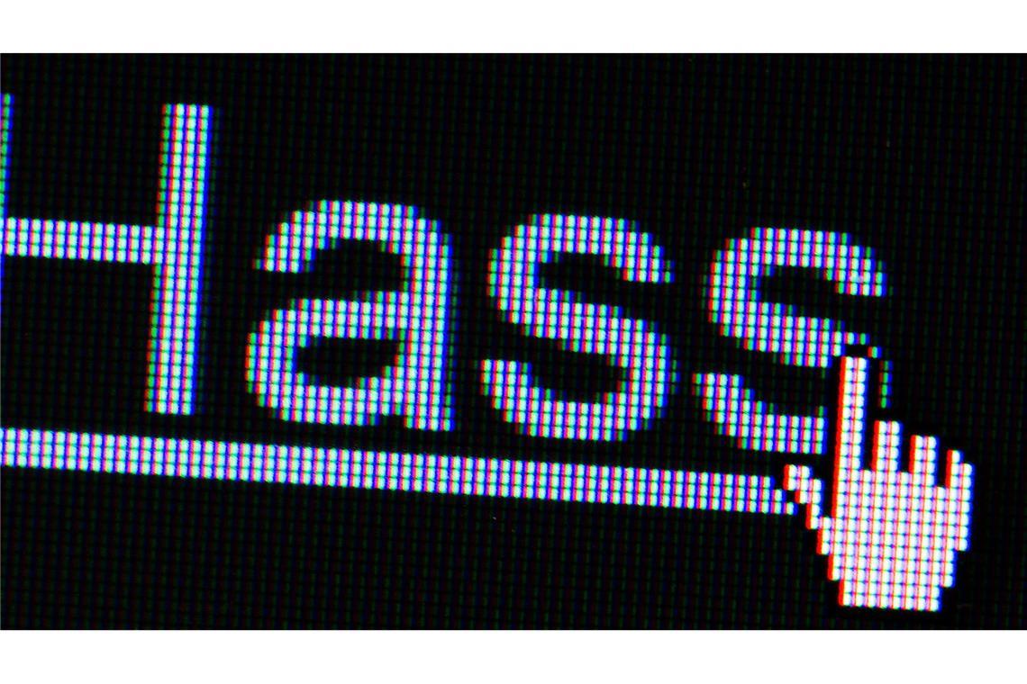 Nachdem sie den Tod ihres Babys öffentlich gemacht hatten, begegnete dem Pärchen eine Welle des Hasses, berichtet Influencerin Lisa-Marie Straube. (Symbolbild)