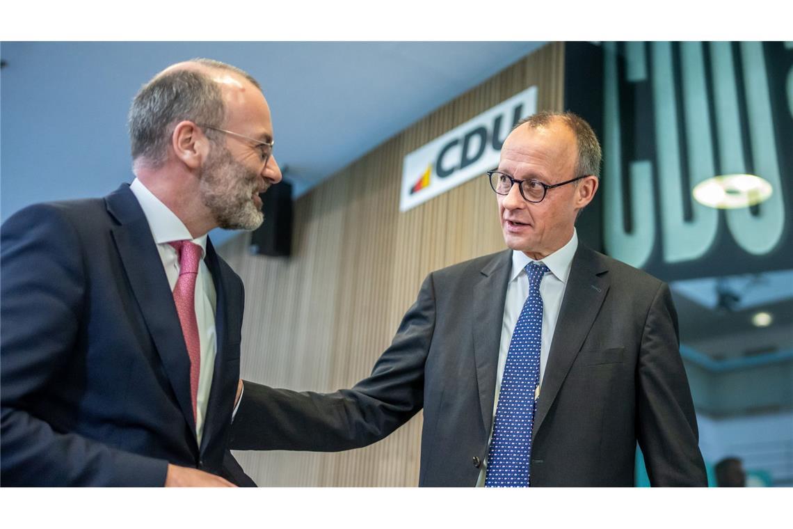 EVP: Wirtschaft mit umfassendem Bürokratieabbau ankurbeln Nachdem Spitzenvertreter der Europäischen Volkspartei in Berlin über ihre Schwerpunkte für 2025 beraten haben, informieren Unions-Kanzlerkandidat Friedrich Merz und EVP-Chef Manfred Weber die Öffentlichkeit.