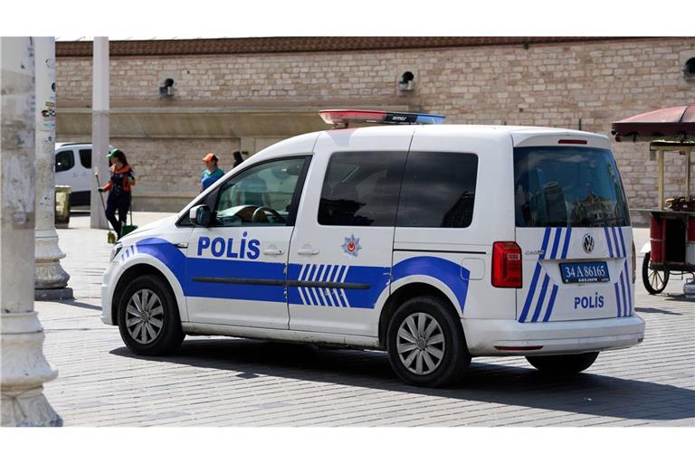 Nachdem zwei Kinder im Alter von sechs und drei Jahren in Istanbul mutmaßlich an einer Lebensmittelvergiftung gestorben sind, ermitteln die Behörden zu den Hintergründen (Symbolfoto).