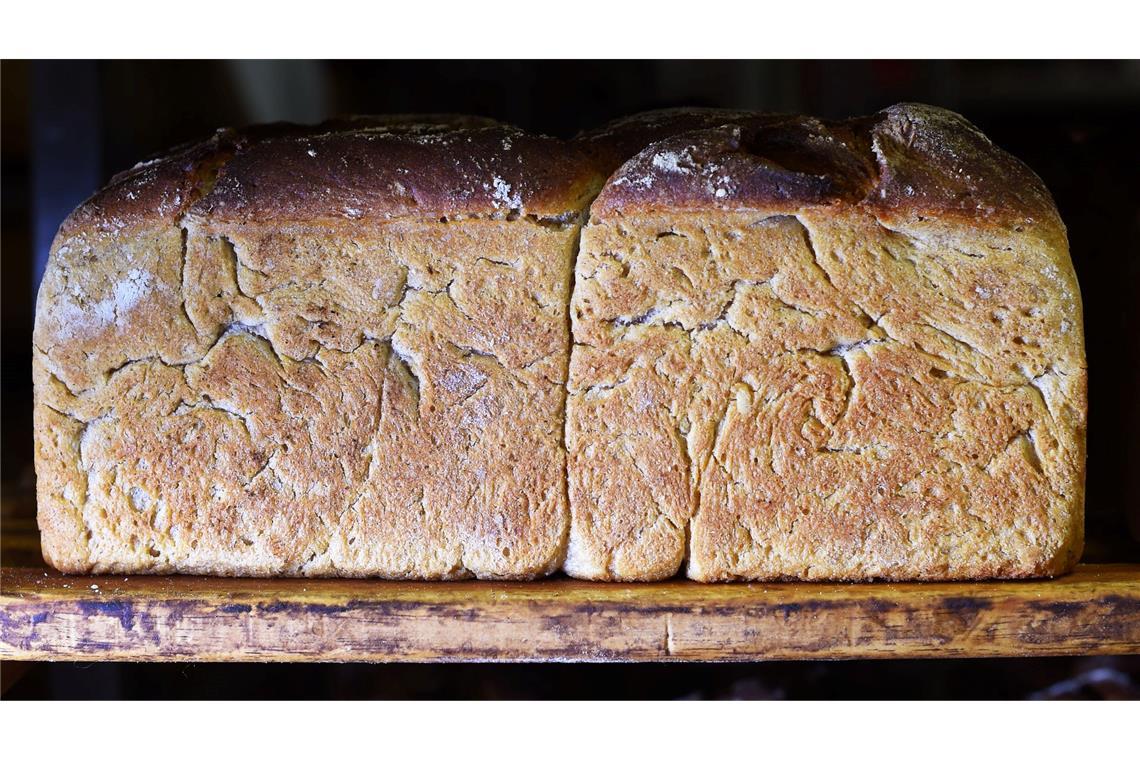 Backhandwerk auf dem Rückzug - Doch die Brotindustrie wächst "Nachts muss gebacken werden" - nicht jede Arbeit lässt sich auf den Tag verschieben. (Archivbild)