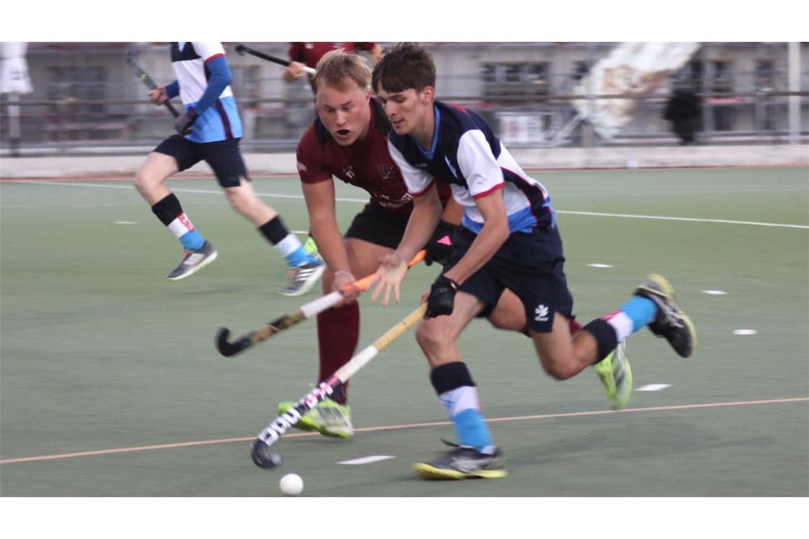 Nachwuchsspieler Jannik Lehmann (am Ball) und die SV Böblingen holen einen Punkt beim HC Ludwigsburg II.
