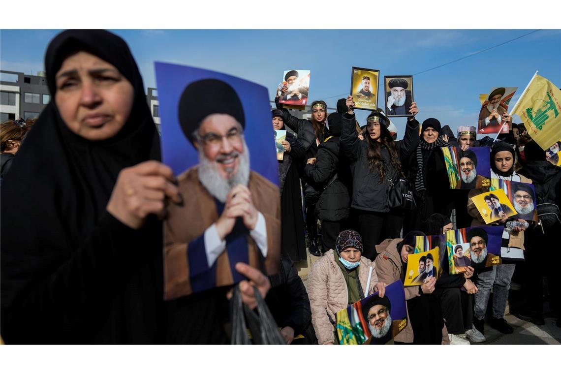Hunderttausende bei Beerdigung von Hisbollah-Chef Nasrallah Nasrallahs Tod hat eine Lücke gerissen - nicht nur in die Hierarchie der Hisbollah, auch in ihre Identität.