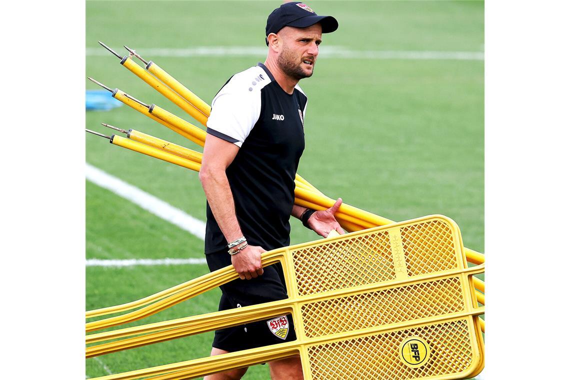Der VfB Stuttgart setzt wieder auf Nate Weiss Nate Weiss war beim Trainingsauftakt des VfB am Mittwoch schon aktiv.
