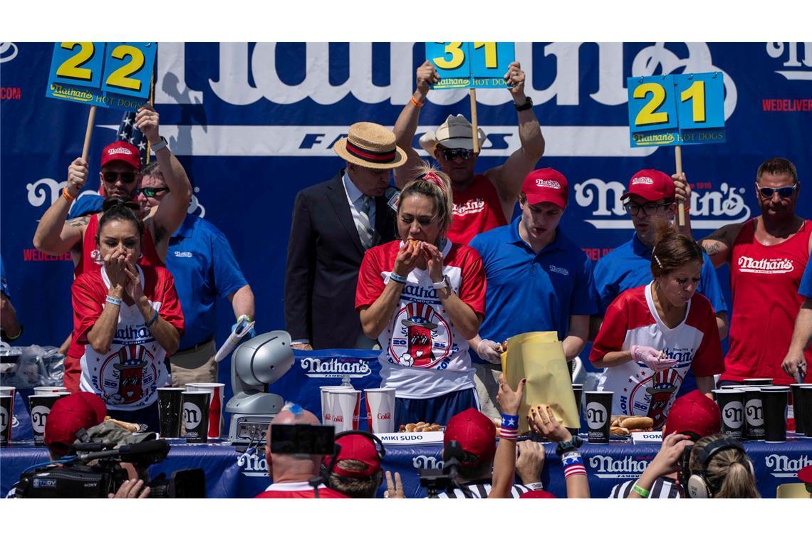 Nathan's ist international für das Hotdog-Wettessen auf Coney Island bekannt. (Archivbild)