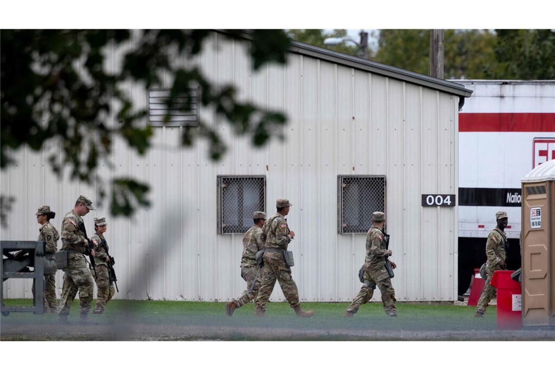 200 Nationalgardisten aus Texas im US-Bundesstaat Illinois eingetroffen Nationalgardisten aus Texas sind für einen Einsatz in Chicago im US-Bundesstaat Illinois eingetroffen.