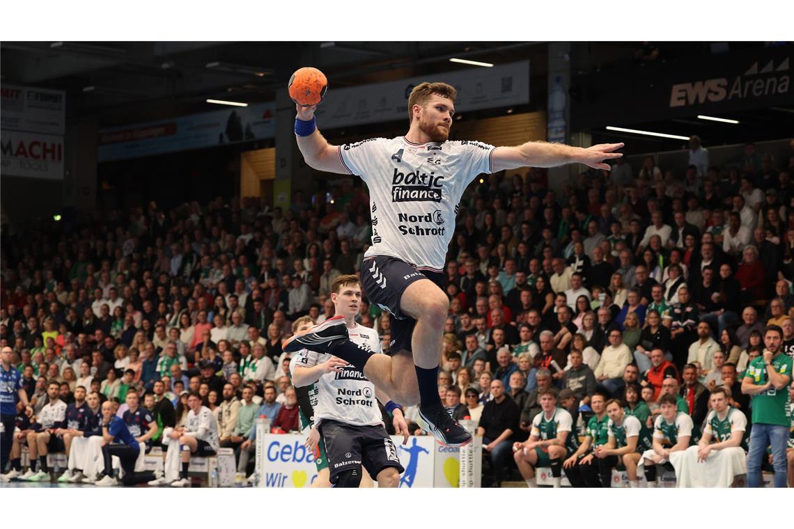Enttäuschung trotz Punktgewinn im Handballkrimi Nationalspieler Johannes Golla warf vier Tore.