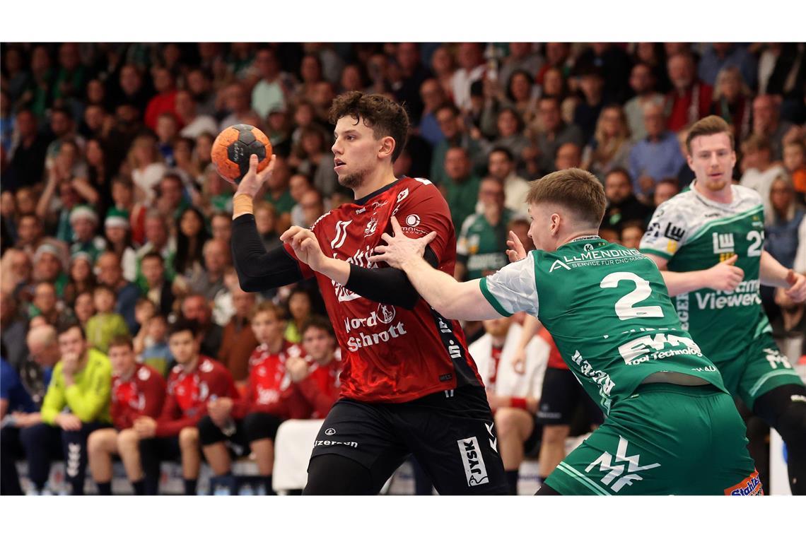 Nationalspieler Marko Grgic (li., gegen Oskar Neudeck) im SG-Dress.