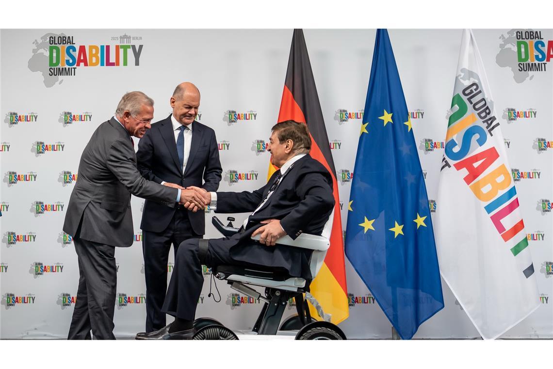 Scholz und König Abdullah II.: Rechte Behinderter schützen Nawaf Kabbara, Präsident des Weltverbandes der Selbstvertretungsorganisationen von Menschen mit Behinderungen, wies auf wachsende Unsicherheit in einer Zeit vieler Krisen und Kriege sowie wegen Finanzierungskürzungen hin.