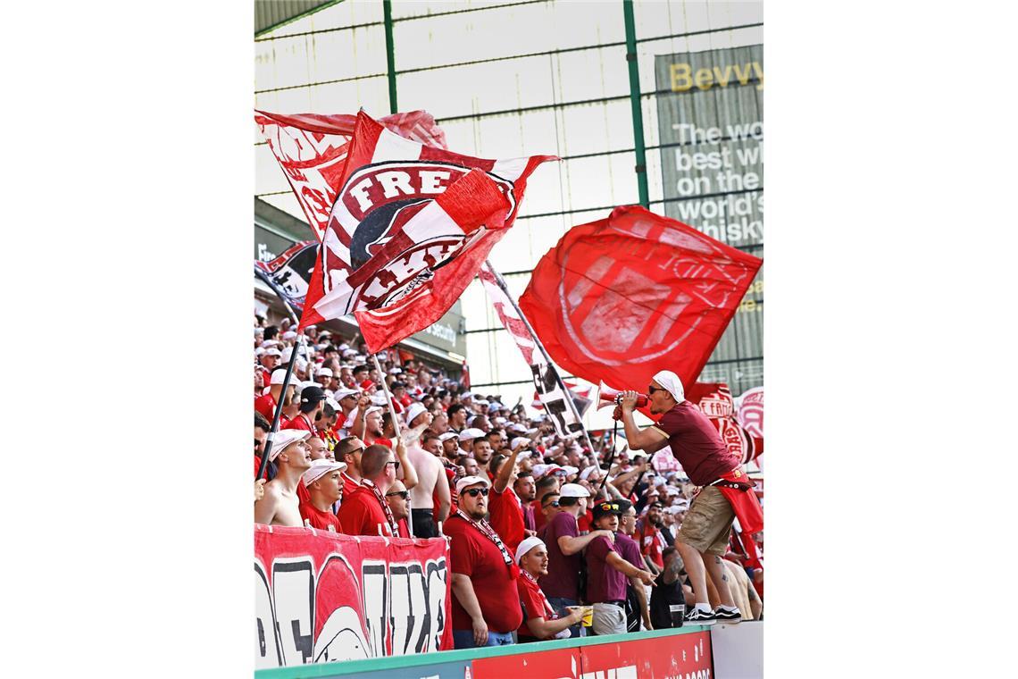 Sportsfreunde des Tages: RWE-Fans 