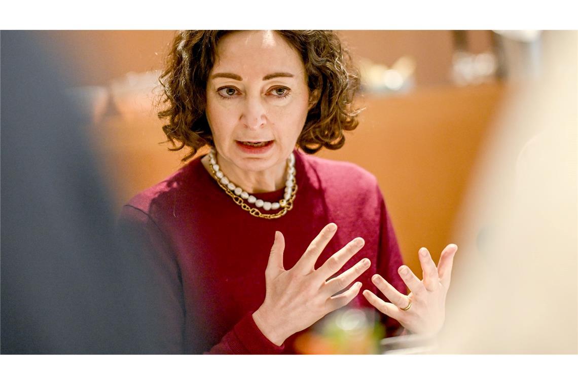 Neben Preissteigerungen beschäftigen die vzbv aktuell unter anderem auch die Gesundheitsversorgung, KI-Sicherheit und Verbraucherschutz beim Online-Shopping.