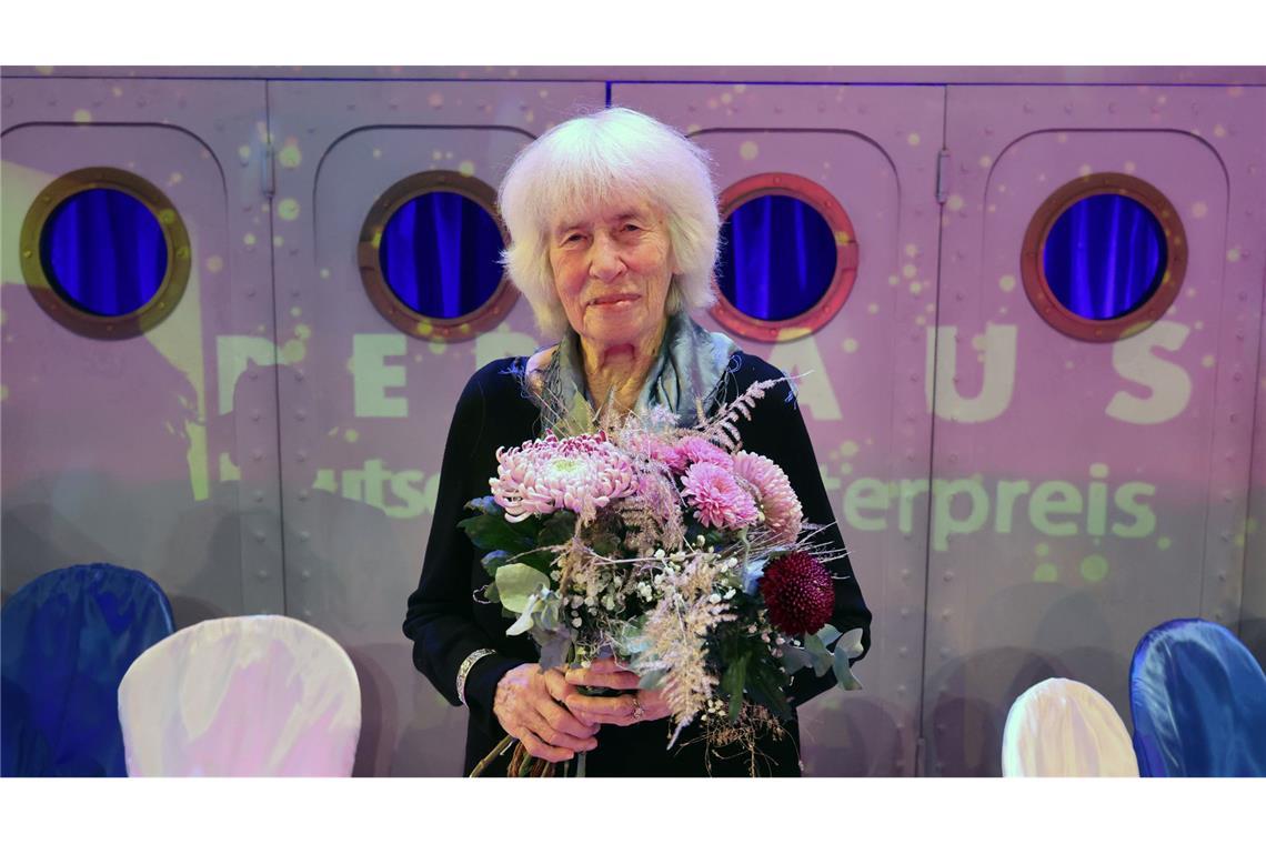 Auszeichnung für Bühnenlegende Nele Hertling Nele Hertling wurde in Gera ausgezeichnet.