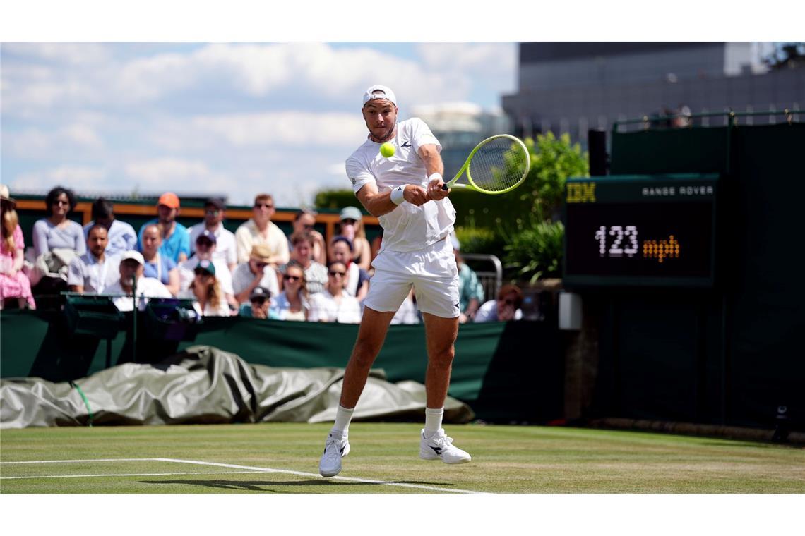 "Alcaraz - geil": Struff vor Traumspiel in Wimbledon Nervenstark in Satz vier: Jan-Lennard Struff