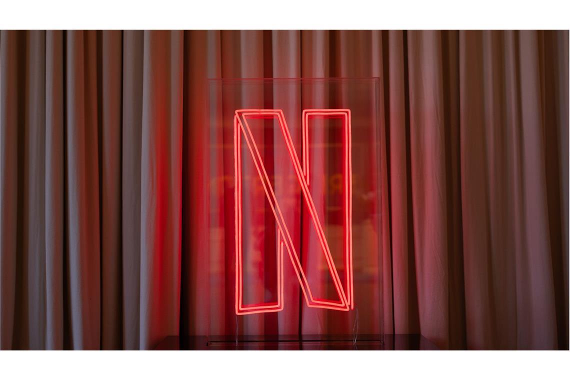 Streaming-Riese probiert KI-Suche und Hochkant-Clips aus Netflix passt die Bedienoberfläche seiner App auf Fernsehern und Streaming-Sticks an.