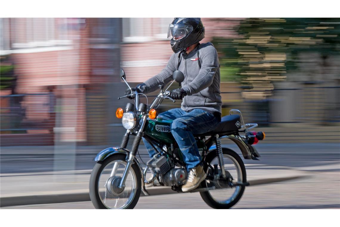 Neue Kennzeichen kommen für bestimmte Fahrzeuge. (Symbolbild)