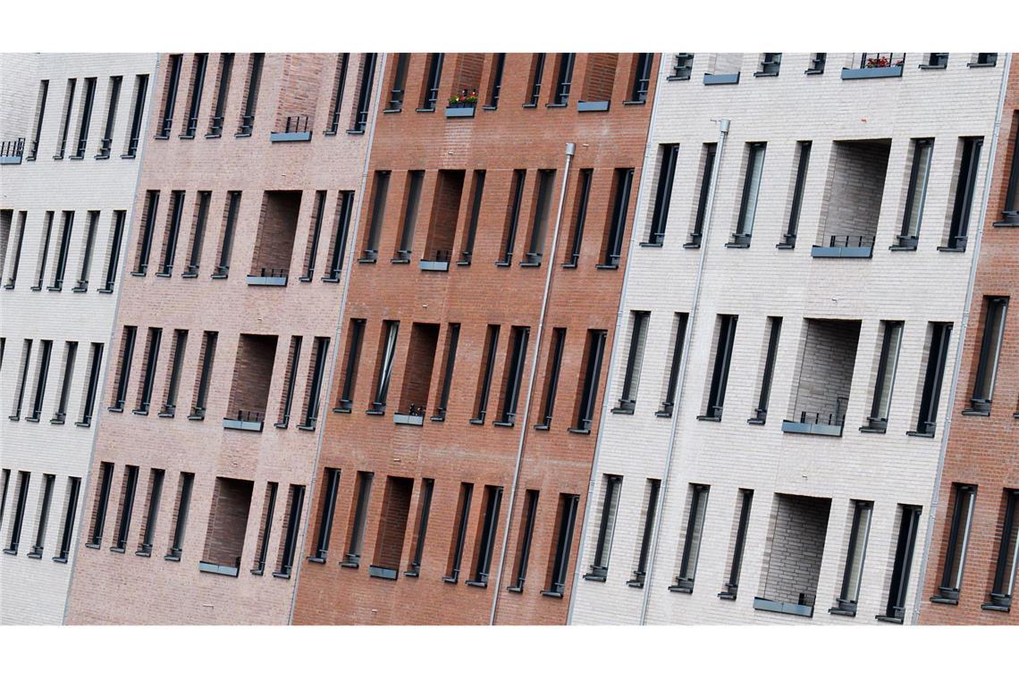 Vizekanzler: Mit neuem Gesetz mehr und schneller bauen Neue Mehrfamilienhäuser in Hannover.