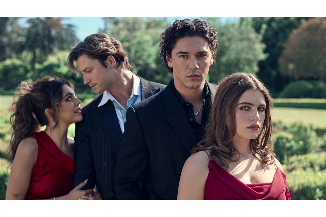 Neue Stars und Seriengesichter dank der Prime-Video-Hitserie "Off Campus": von links nach rechts sind das Mika Abdalla (als Allie Hayes), Stephen Kalyn (als Dean Di Laurentis), Belmont Cameli (als Garrett Graham) und Ella Bright (als Hannah Wells).