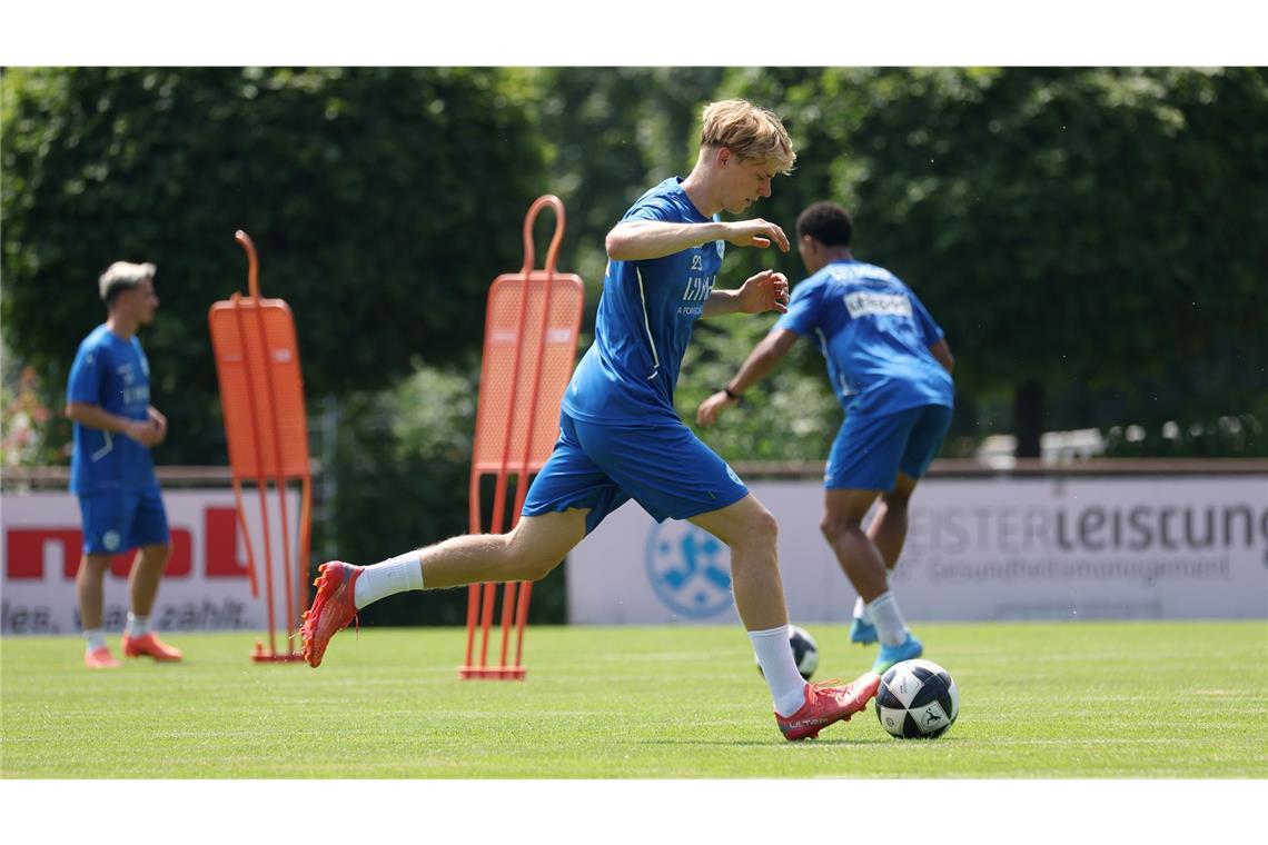 So lief der Trainingsstart bei den Blauen – das sind die Bilder