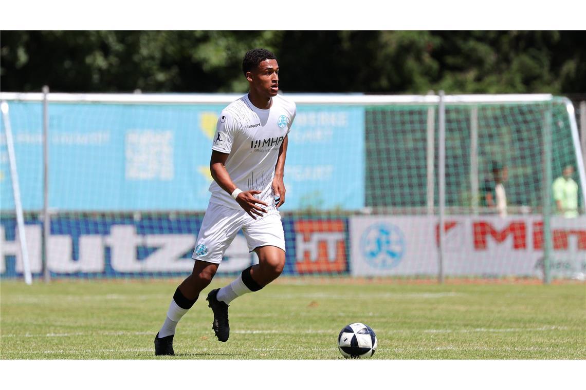 Neuzugang Jacob Danquah spielte neben Milan Petrovic in der Innenverteidigung.