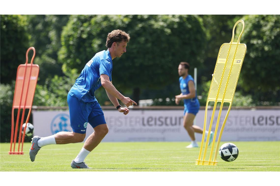 So lief der Trainingsstart bei den Blauen – das sind die Bilder